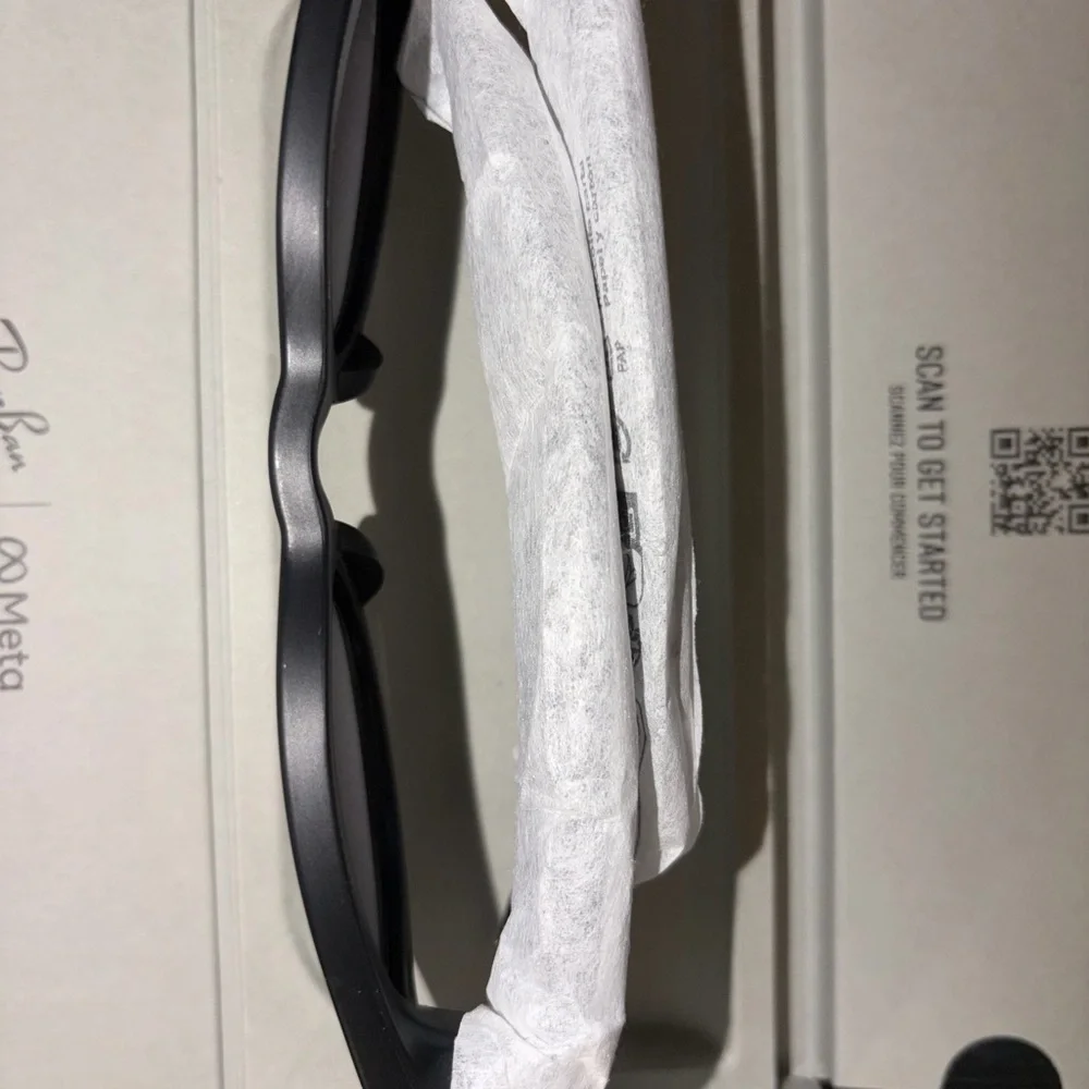 Ray-Ban Black Headliner GEN2 Protective Case